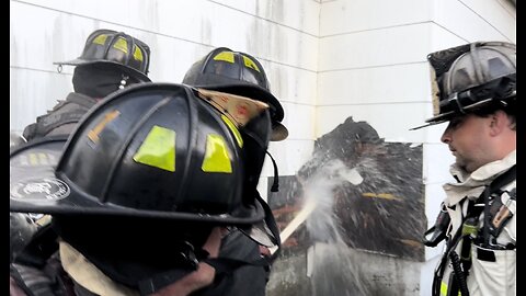 Lynbrook Fire Department NY Firefighters Respond to a House Fire on Scranton Ave.