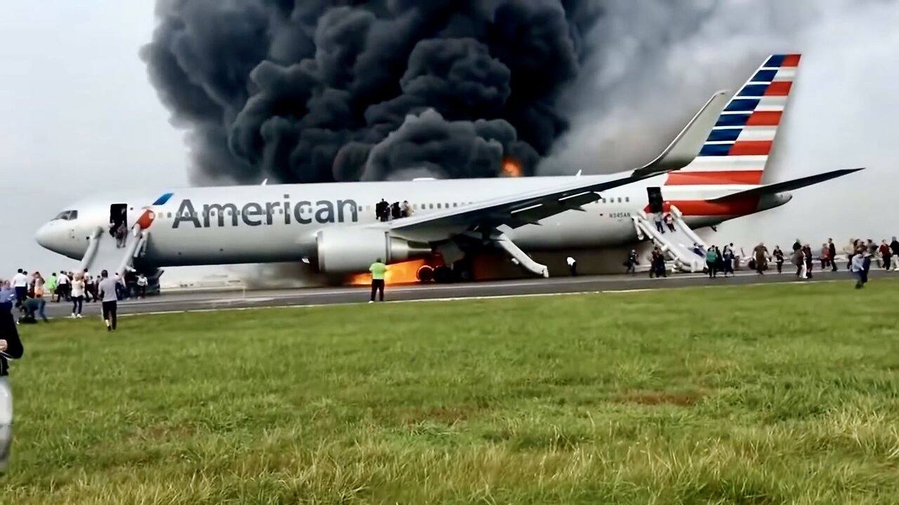 Emergency Airplane Landings Caught On Video - Full Documentary