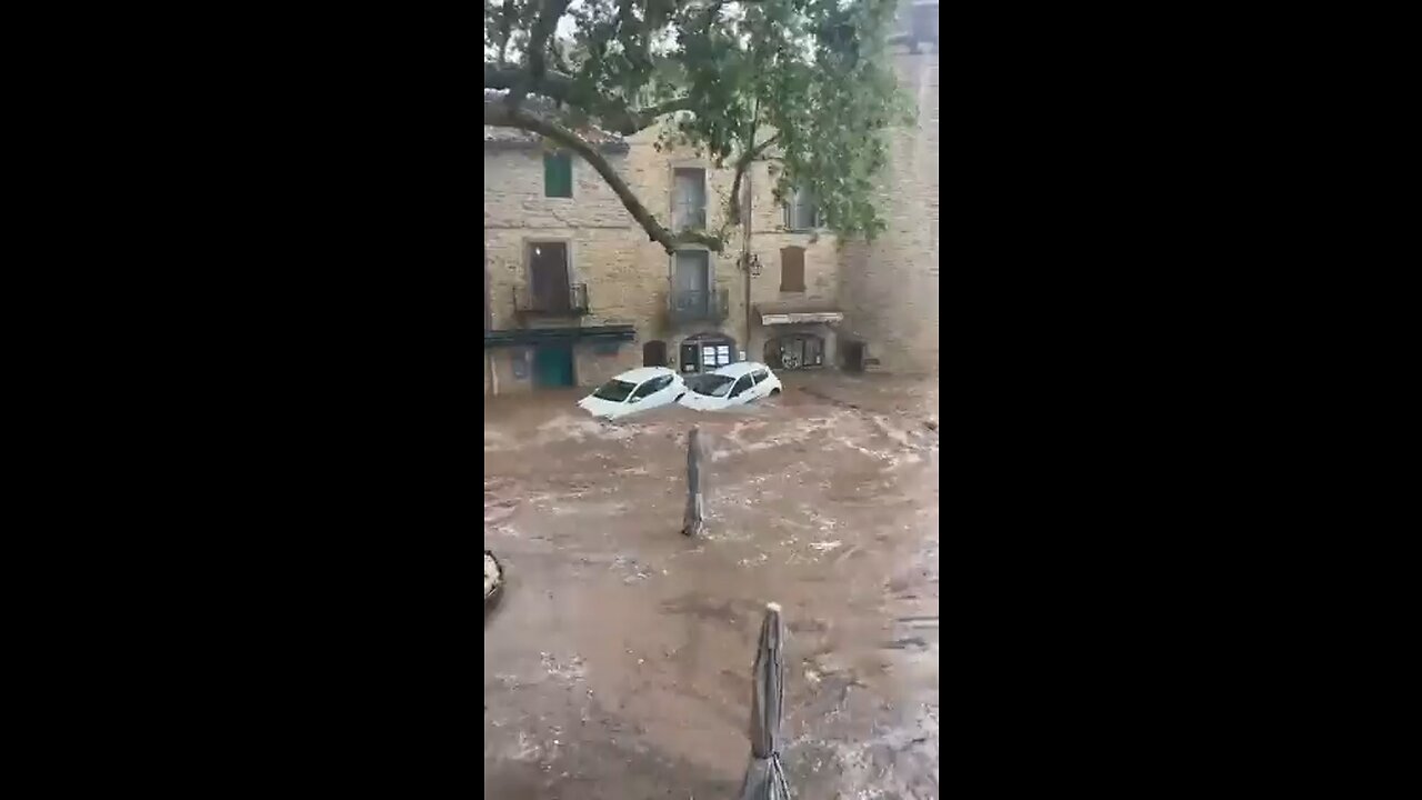 #BreakingNews! Its even worse now in Saint-Martin-de-Londres in Hérault, France 👀 #Flood