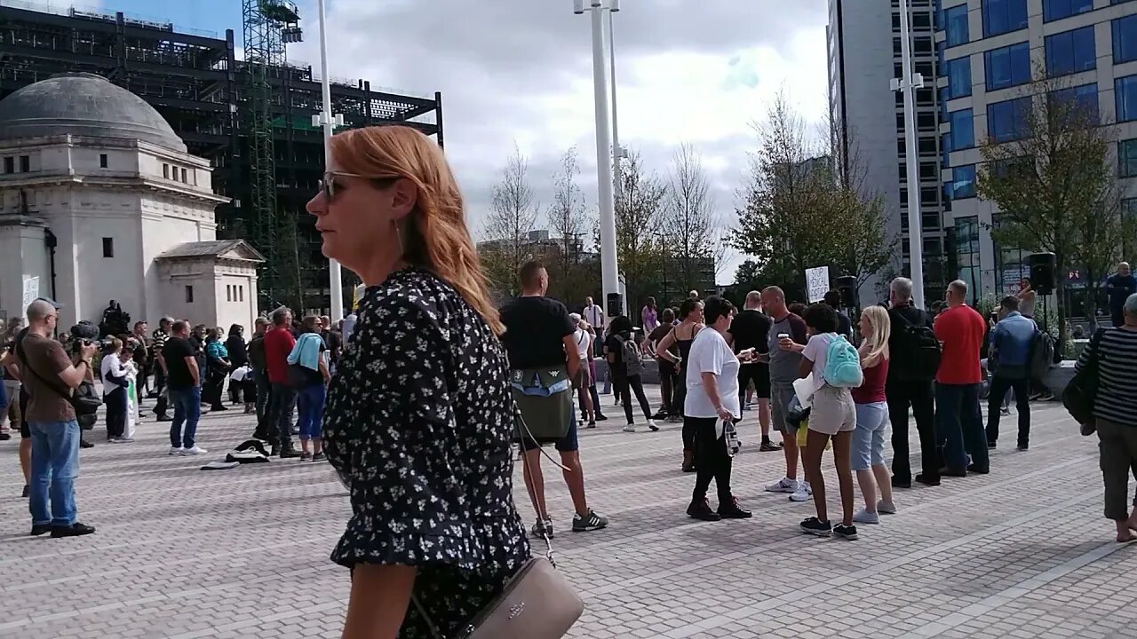 Man talks about opposing jab centres in Primark