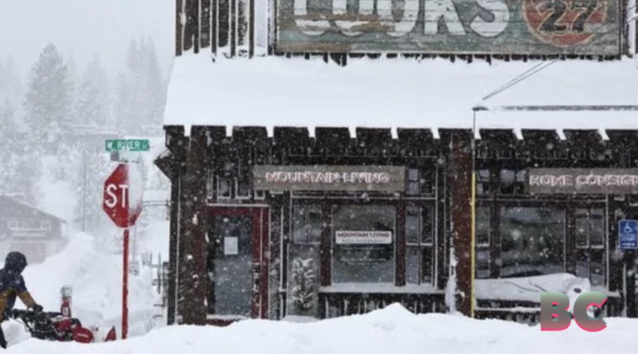 Powerful California blizzard shuts down roads and ski resorts