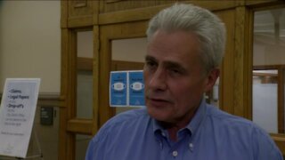Milwaukee alderman introduces resolution that would require city employees to be vaccinated, tested weekly