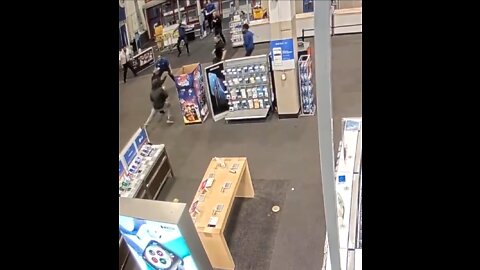 Best Buy Employees Weren't Letting Thieves Getaway