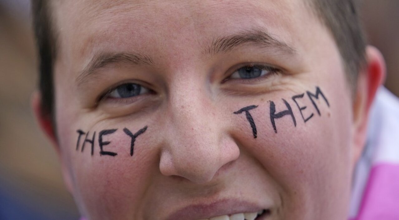 Cry Baby Students, Dean Shout Down and Lecture Federal Judge Trying to Speak at Stanford Law School