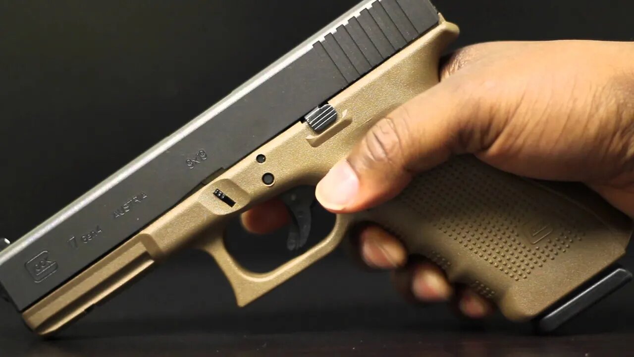Glock 17 Gen 4 Desert Tan / Flat Dark Earth : A Glock With Personality