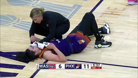 Gustafson WHACKED In The Mouth, Coach FURIOUS At Refs For NOT Reviewing It! | Phoenix Mercury