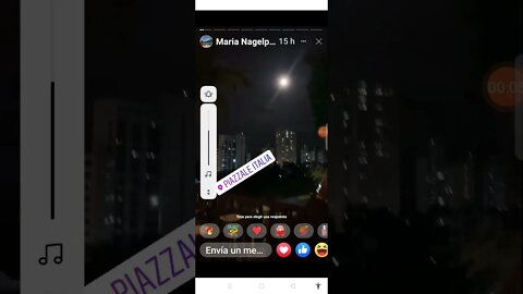 Dinner at the pizzería with the bright Moon !!!!