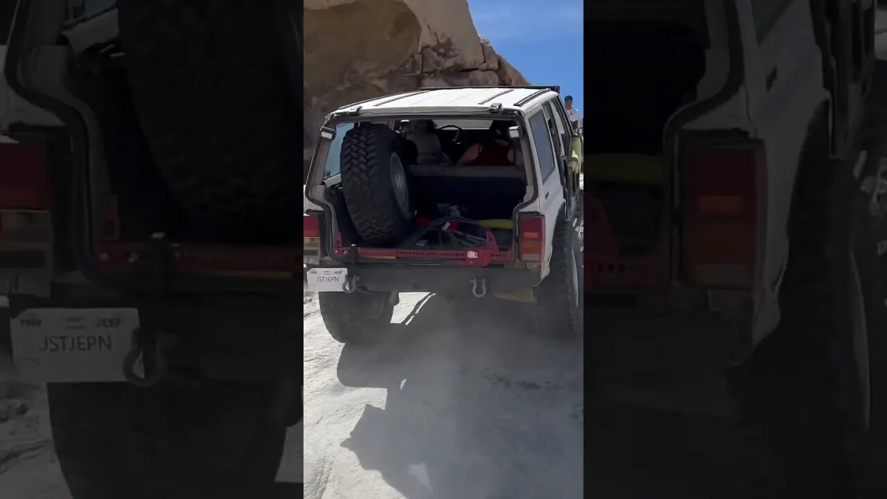 How to lose a Taillight Offroading 💥