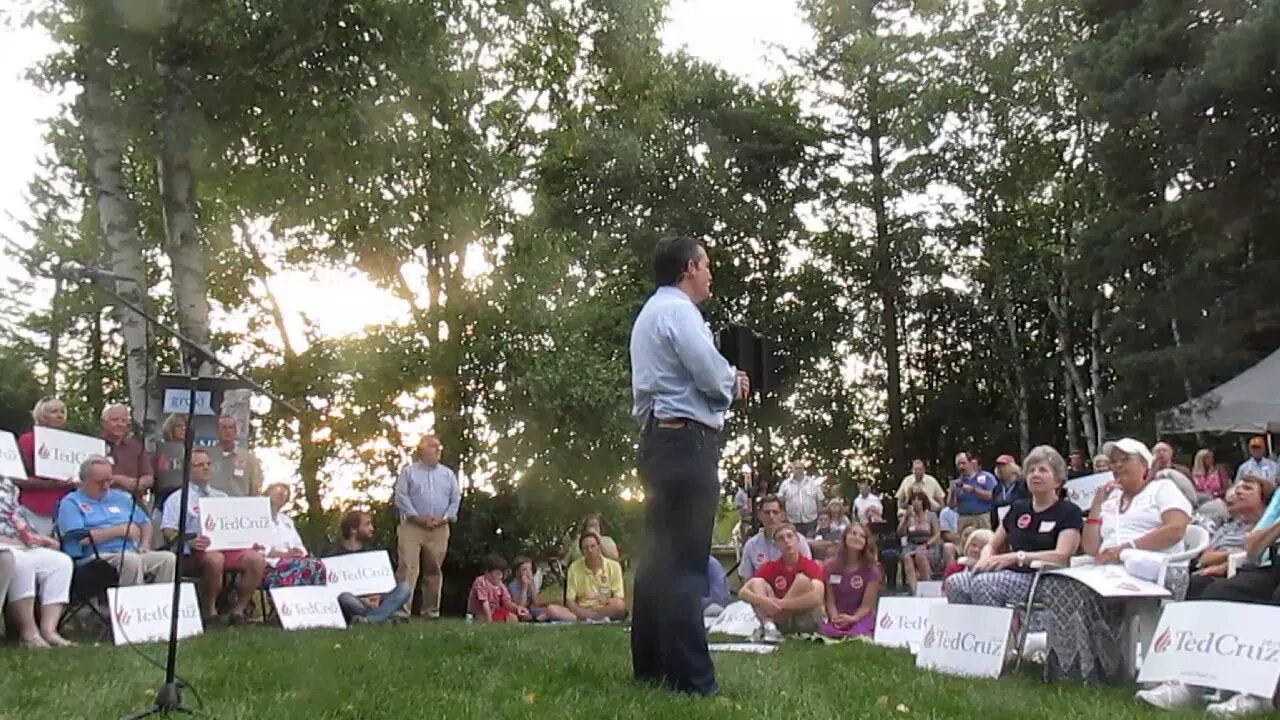 The Beginning of Ted Cruz's Speech in Hollis NH 8-30-2015