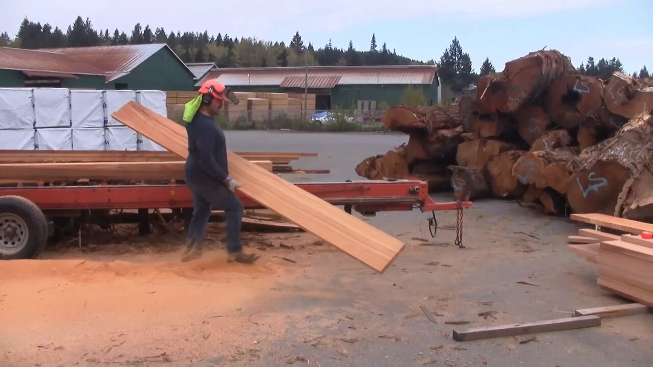 Visiting a Saw Mill - A woodworkweb.com woodworking video