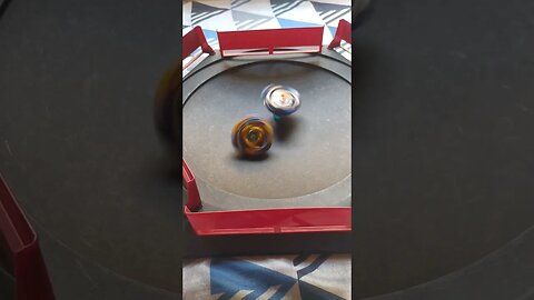 quem que venceu essa batalha #batalhadebeyblade #beyblade #beybladeburst