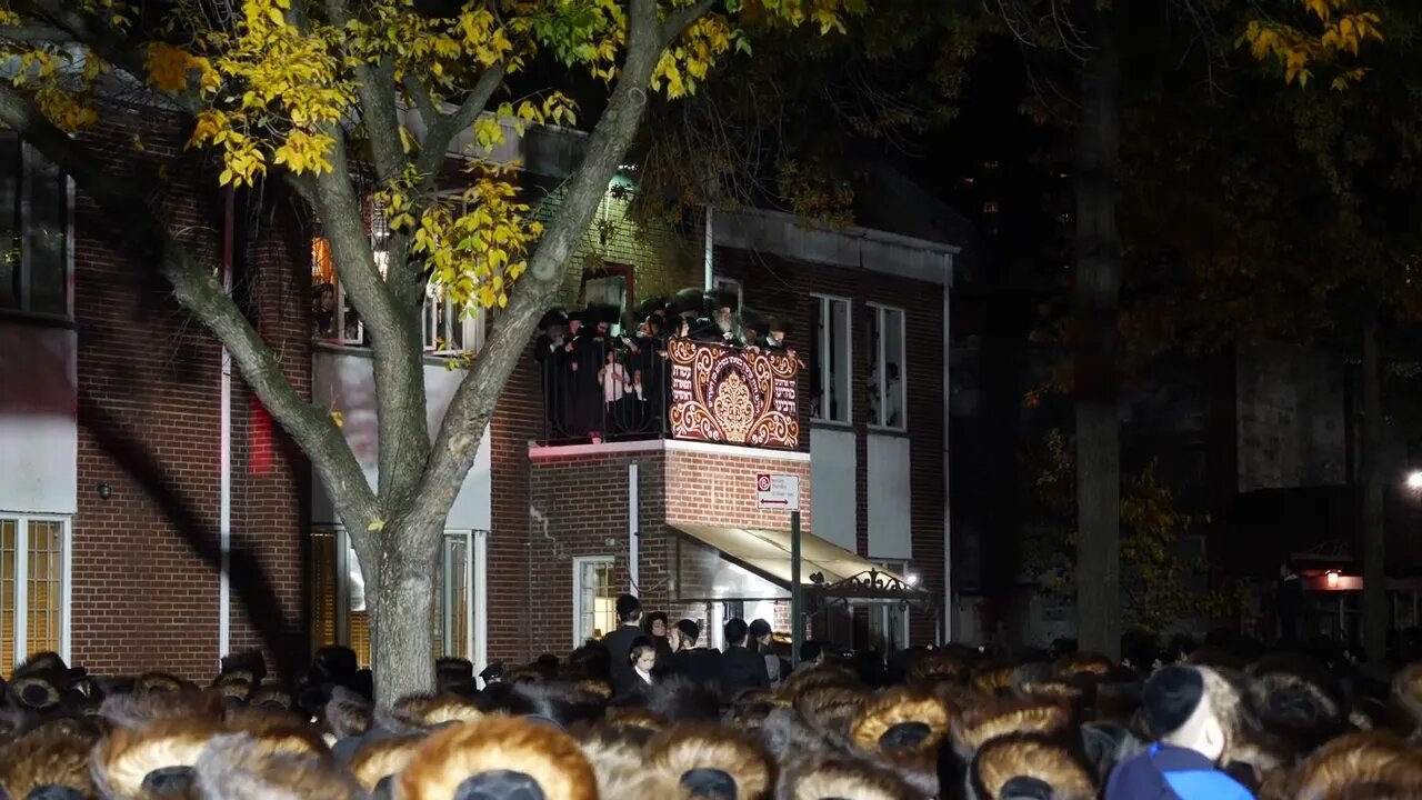 BONUS VIDEO Satmar "Bagleiten" Ceremony: Reb Zalmen Teitelbaum's full speech on the balcony