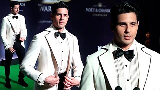 Siddharth Malhotra Arrived at Hello Awards 😎🔥📸