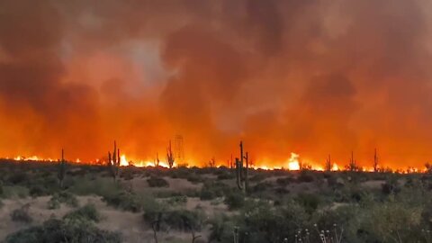 Telegraph Fire burning south of Superior, AZ