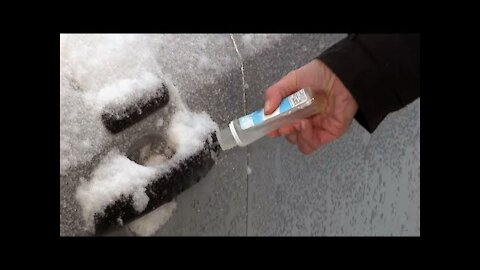 Hacks for Unfreezing Cars With Onions and Hand Sanitizer