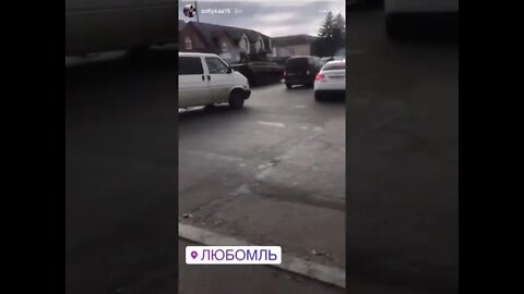 Ukraine War - Fleeing APC crushes car