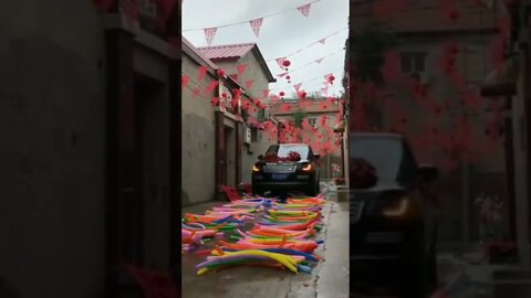 nice explosion of balls / satisfying