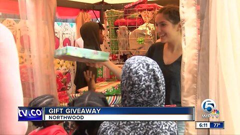Gift giveaway in Northwood from Harold's Coffee