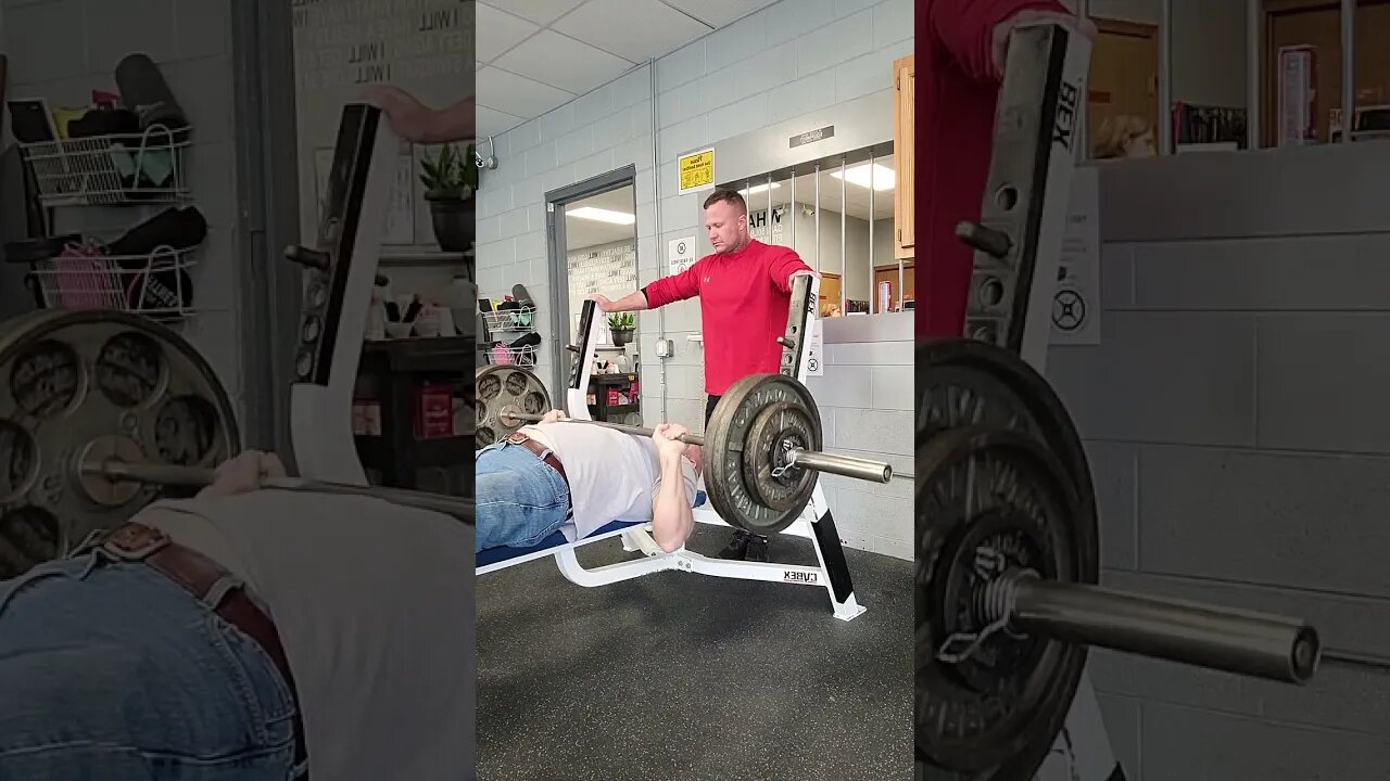 Bench Day Friday, lighter weights, slower and more reps, Crazy 🤪 old man