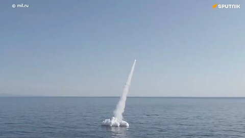 O submarino Petropavlovsk-Kamchantsky disparou um míssil de cruzeiro Kalibr do mar do Japão