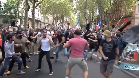 Protestas en FRANCIA contra el pase covid y la tiranía.