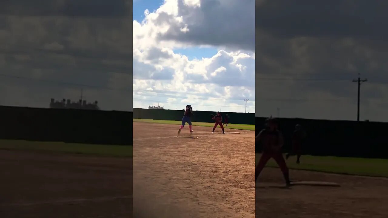 That’s how to play 1B!!! [10U] #shorts