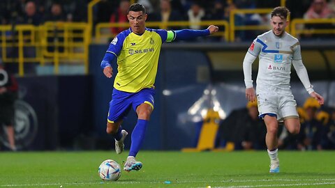 Ronaldo's Free Kick Takes a Mind Blowing Turn! 😱⚽