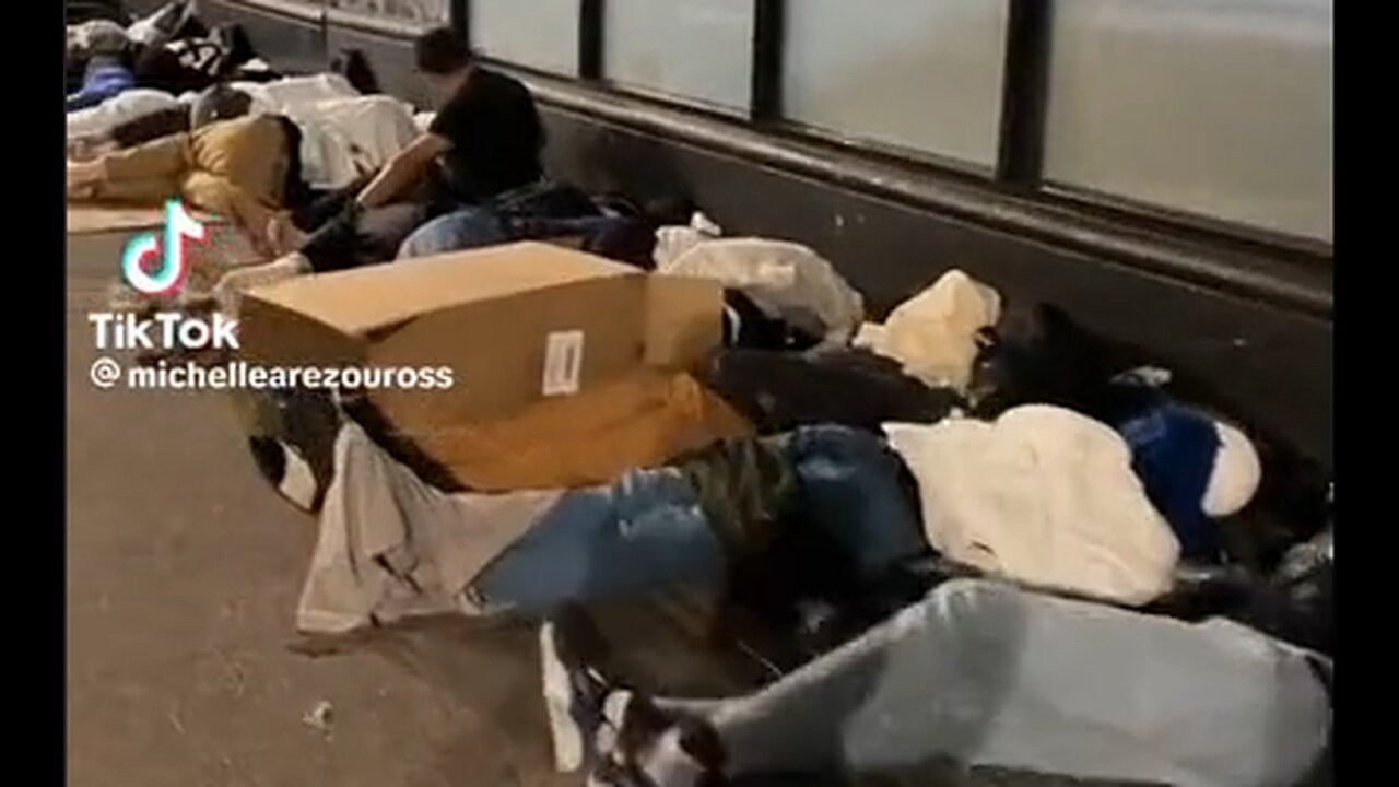 Hundreds of Invaders Sleeping On The Street In NYC - HaloRockNews