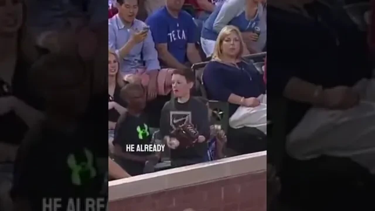 This young MLB fan had a slick move when giving a baseball to a girl in the stands 😂 #shorts