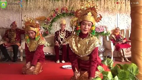 TARI PAGAR PENGANTIN MODIFIKASI ALA PENARI GADIS LINTANG DI TEMPAT HAJATAN / WEDDING TIA & ANDI