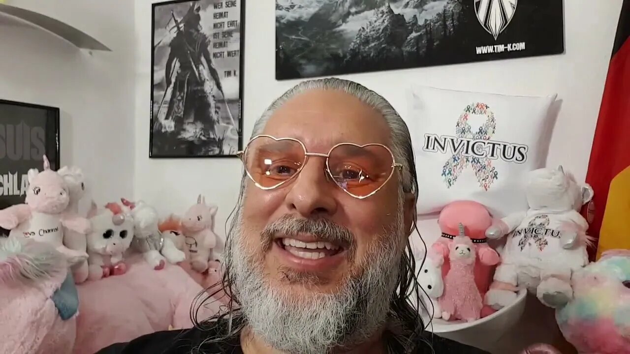 Welcome back - POLIT CLOWNs!