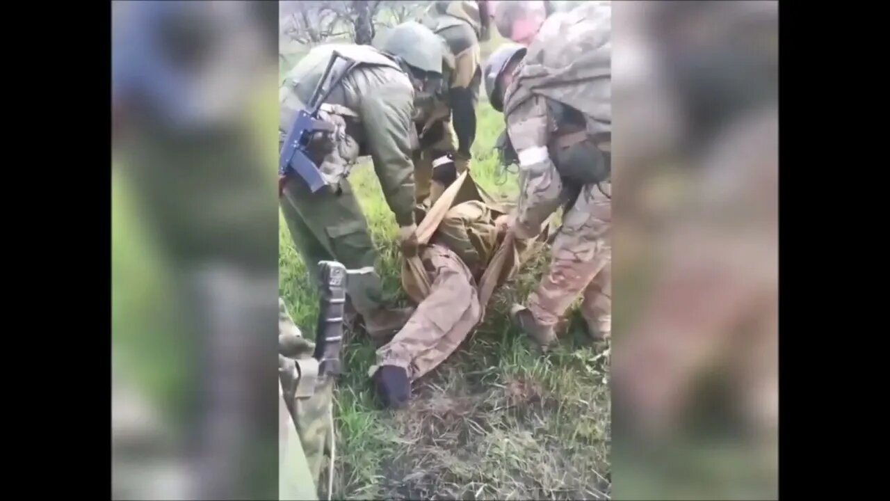 Russia dragged two wounded soldiers of the Forces of Ukraine to the doctors through the minefield.