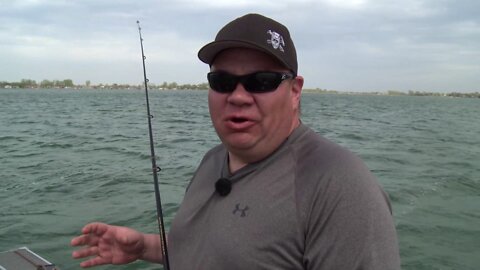 MidWest Outdoors TV Show #1634 - Drotto Boat Latch Crew on Lake Poinsett in SD