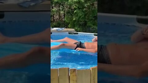 Pool Day 😎🌊⛱️🎶