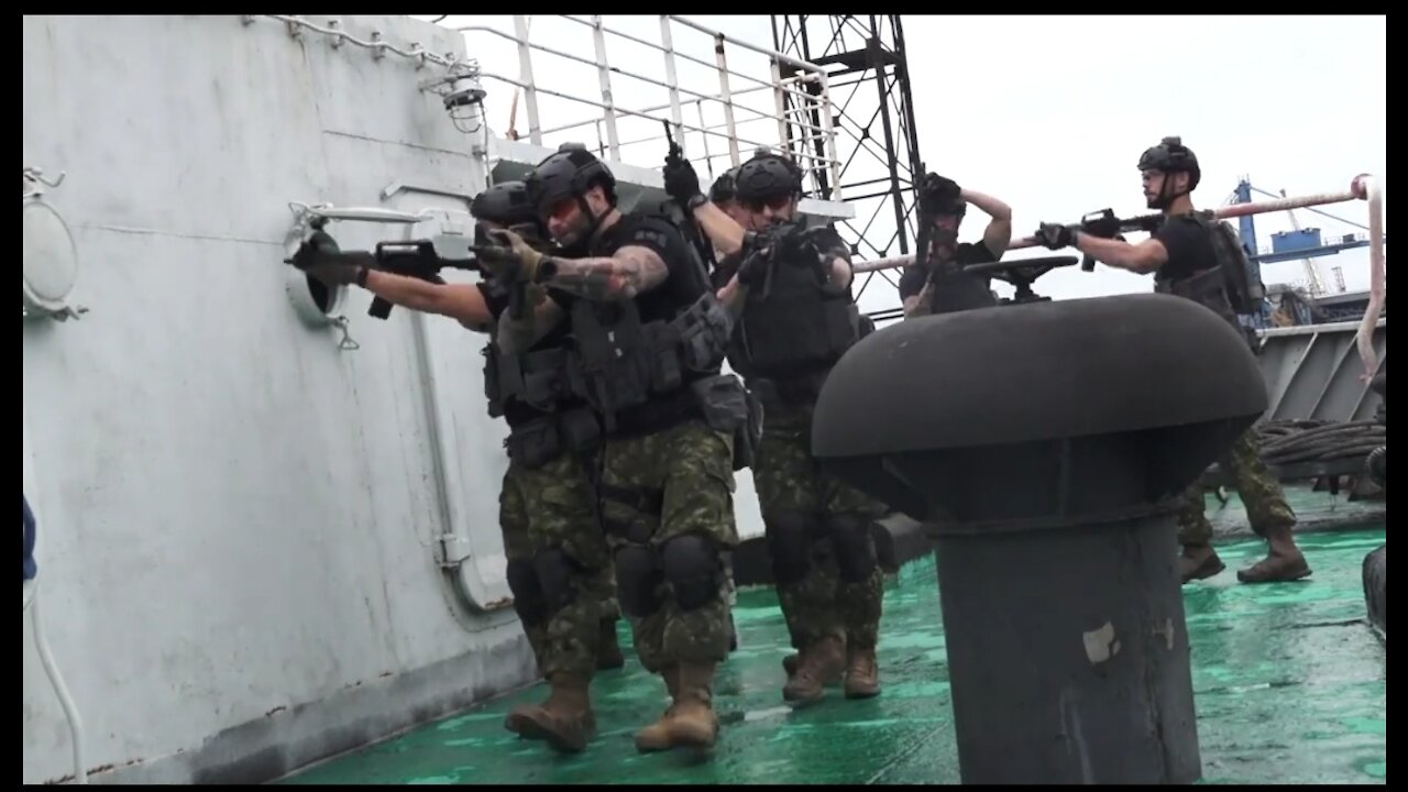 Canadian Force Paracticipates In Exercise