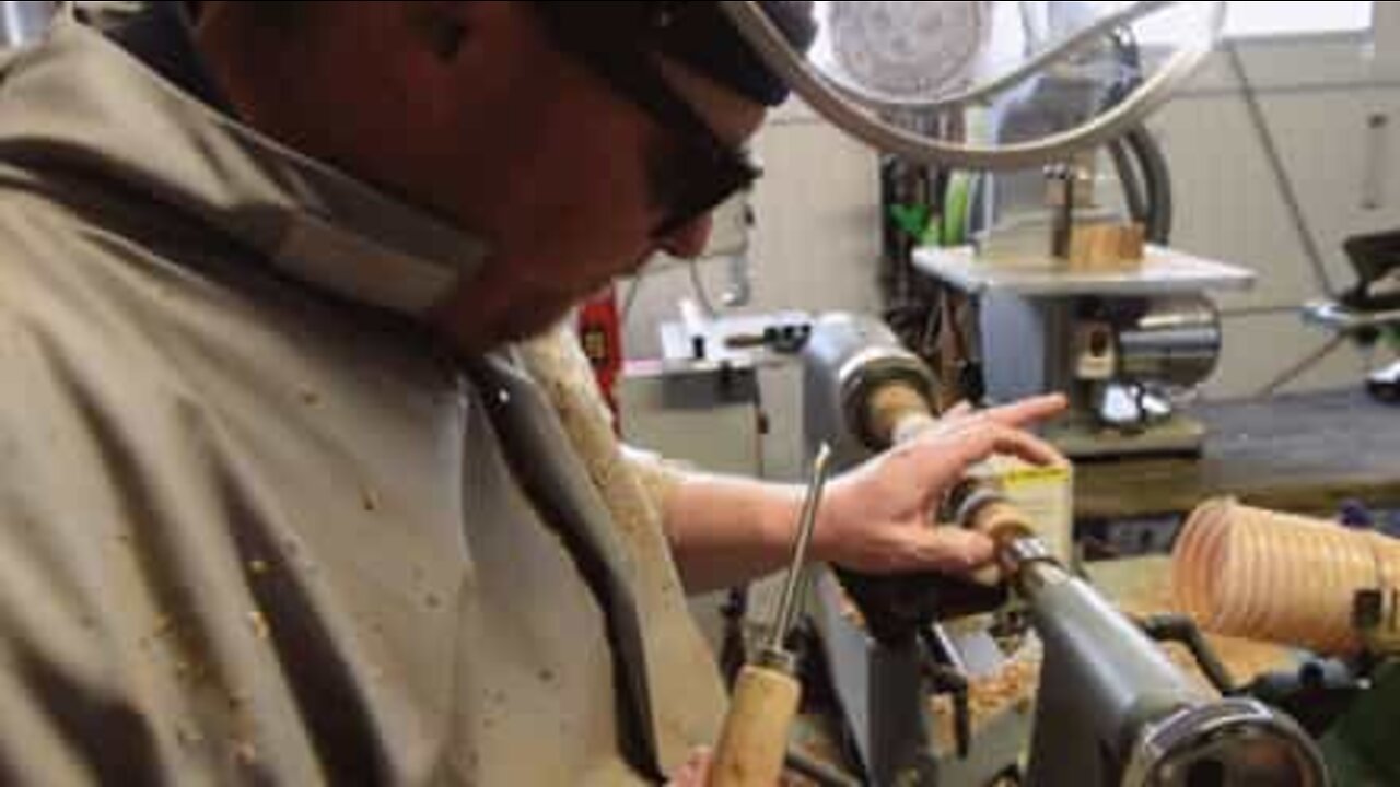 목공예를 배운 시각장애인