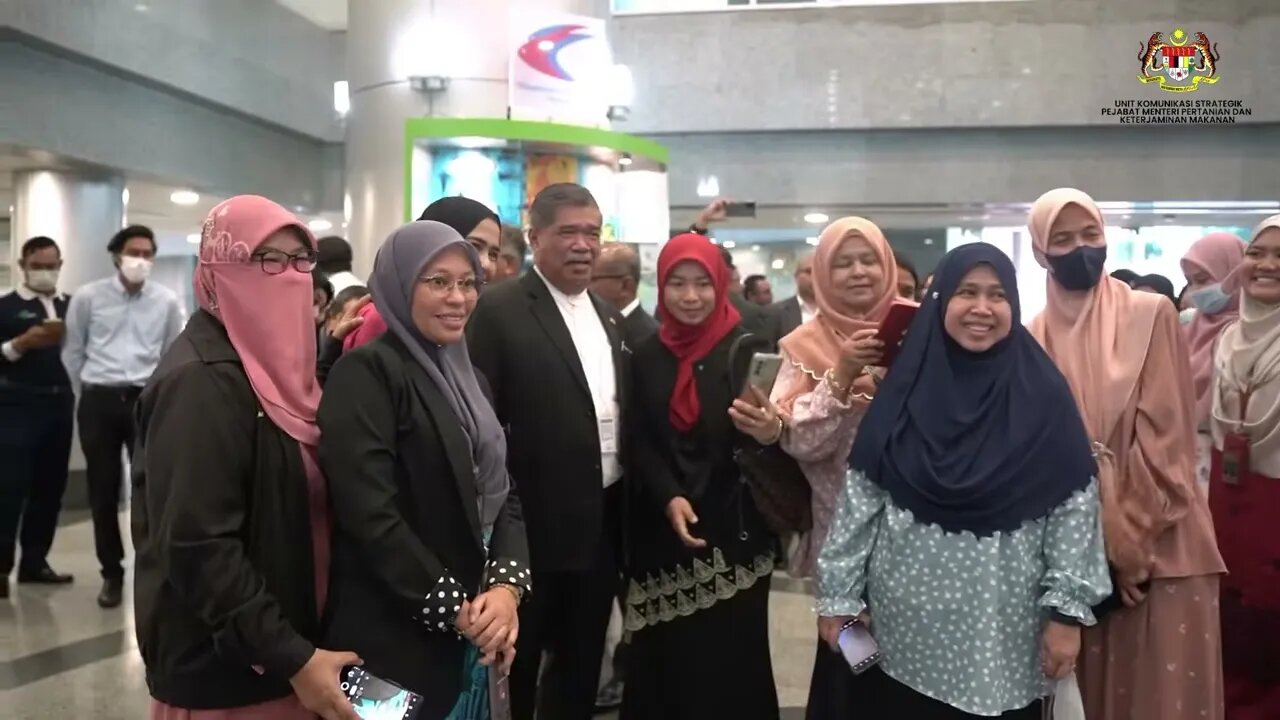 Selamat hari natal daripada I YB Haji Mohd.Sabu 25th 2022