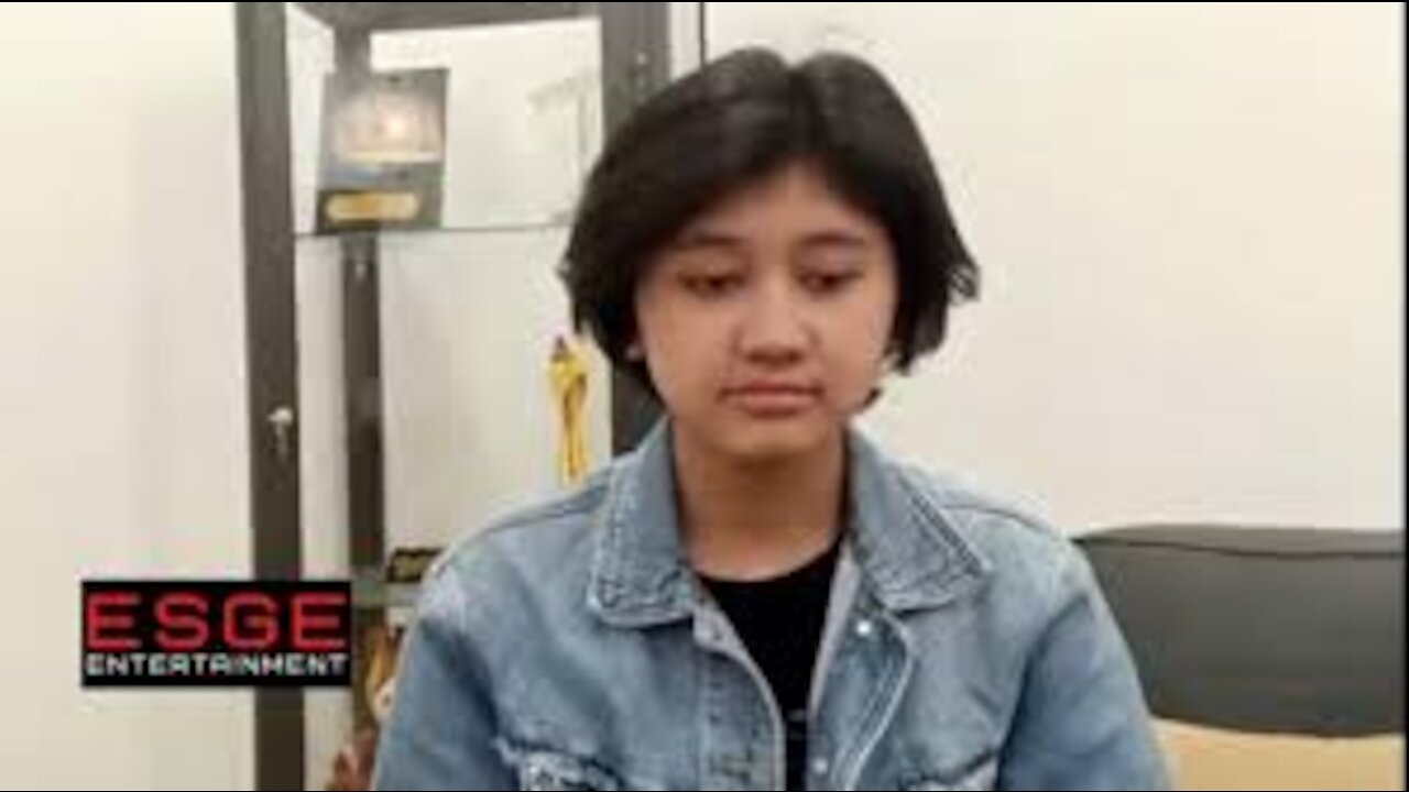 Amel Mirip Nike Ardila Lagi Live