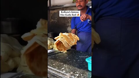 Kolkata most famous kathi roll#indianstreetfood #youtubeshorts #shortsviral #subcribemychannel #food