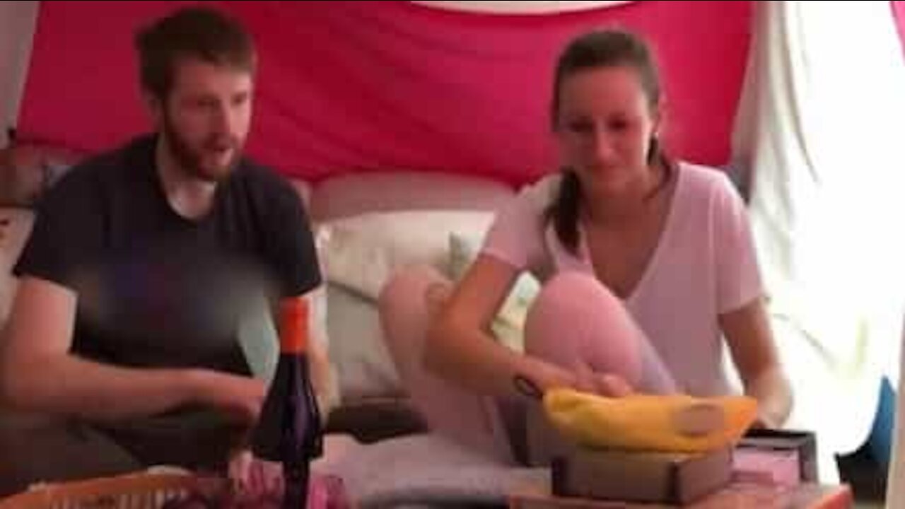 Ce couple construit une cabane de rêve dans son salon