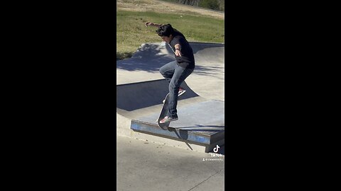 Ak40Kevin shredding the park up #skateboarding #skate #skating #skateboard #fyp #skateboardingisfun