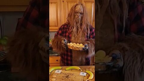 Bigfoot delivers banana pudding