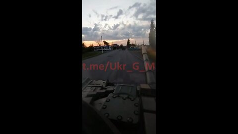 A column of armored vehicles in the Stakhanov area is moving towards the front