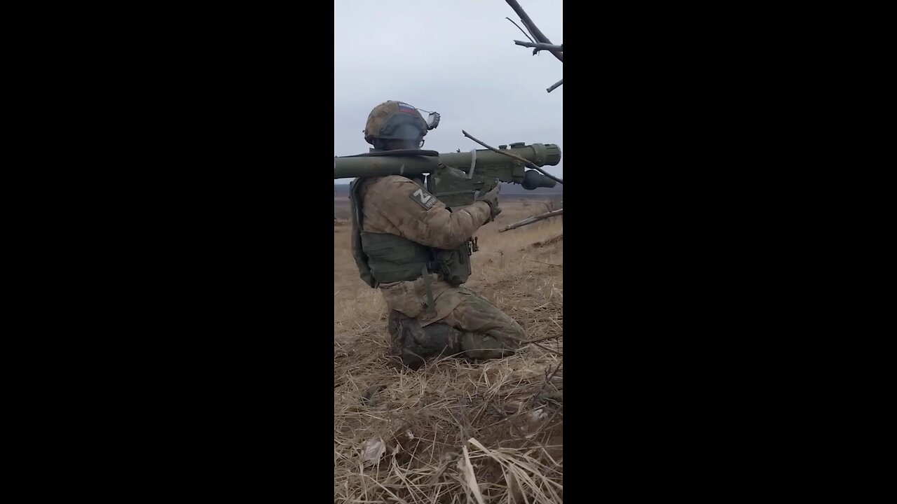 a russian soldier fires rare rpg-16 from a verba manpads at a ukrainian helicopter #ukraine