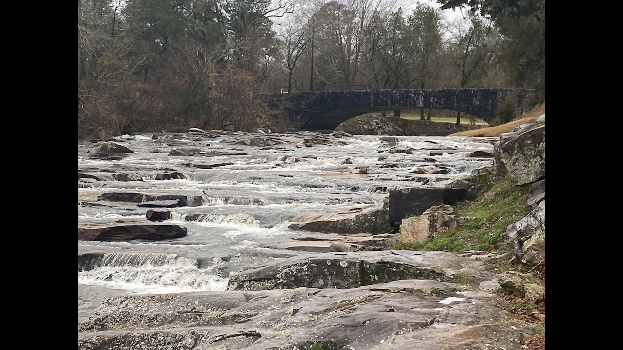 Tommy seranades • The healing waters of Indian Springs • And TWO food reviews!