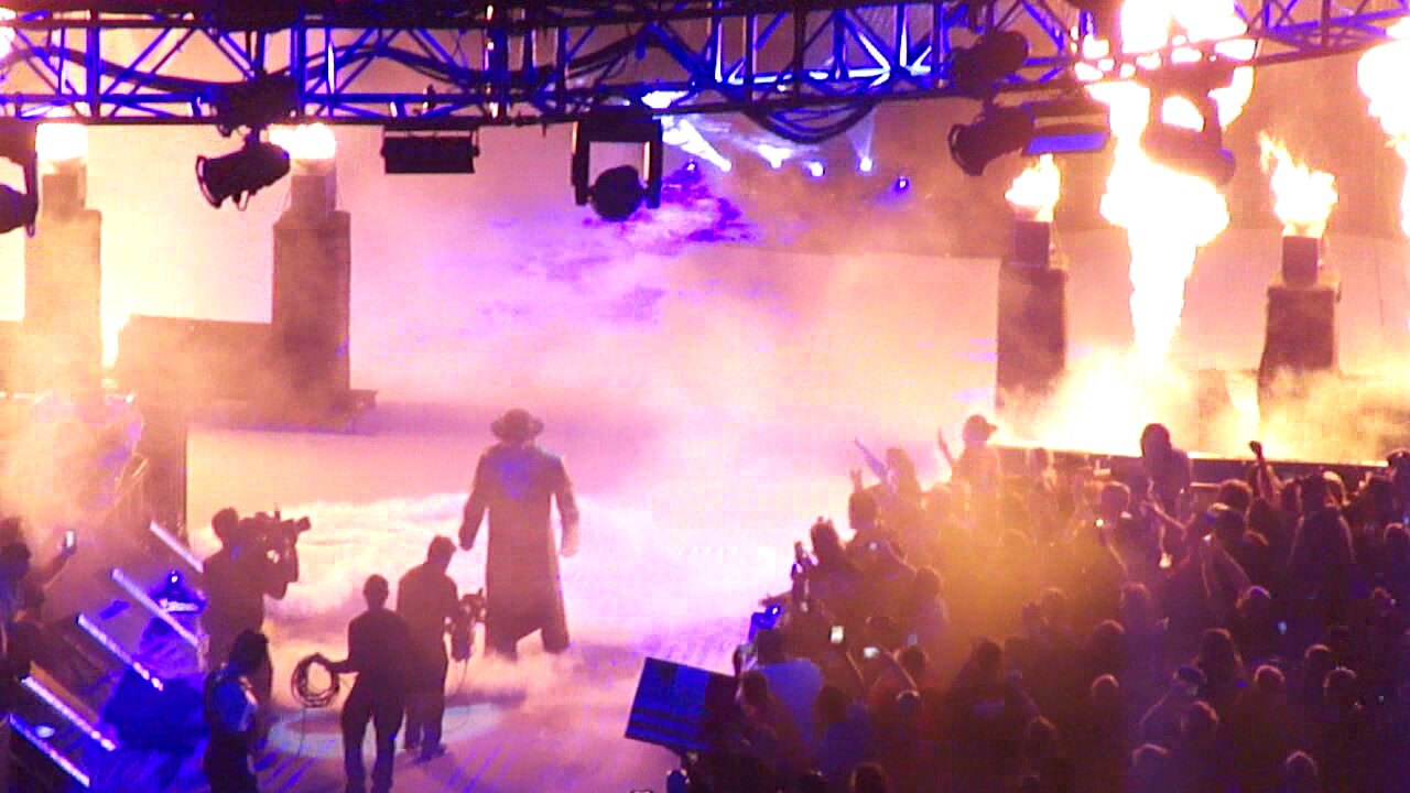 WWE Survivor Series 2015 - Wyatt Family, Kane and Undertaker entrances