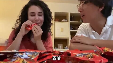 16 @@ For the first time, the Italian daughter in law closed her eyes before eating and dared not lo