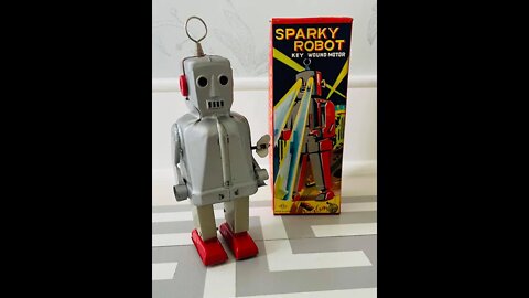 This original sparky robot is an affordable entrance into vintage robots! 🤖