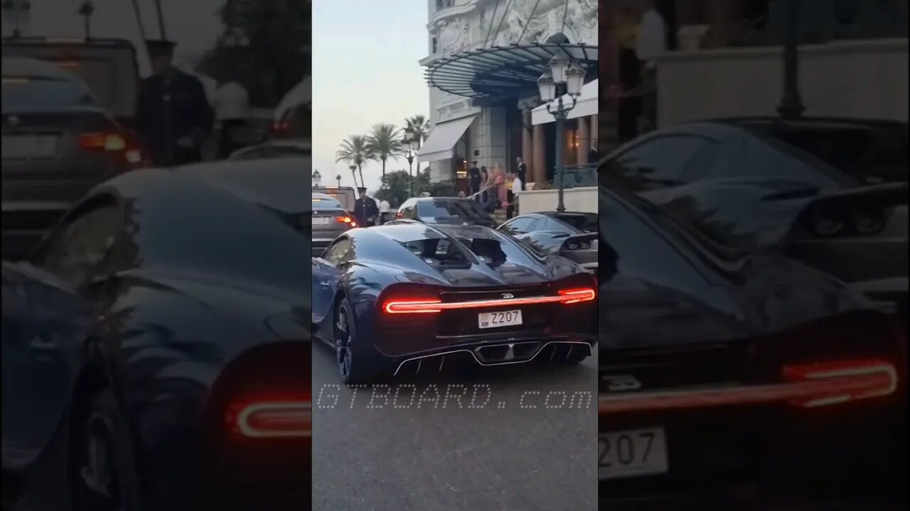 😎Brutal Bugatti Player pulls up in a 1500 HP Chiron with female codriver. Mercedes W126 AMG or Bugat