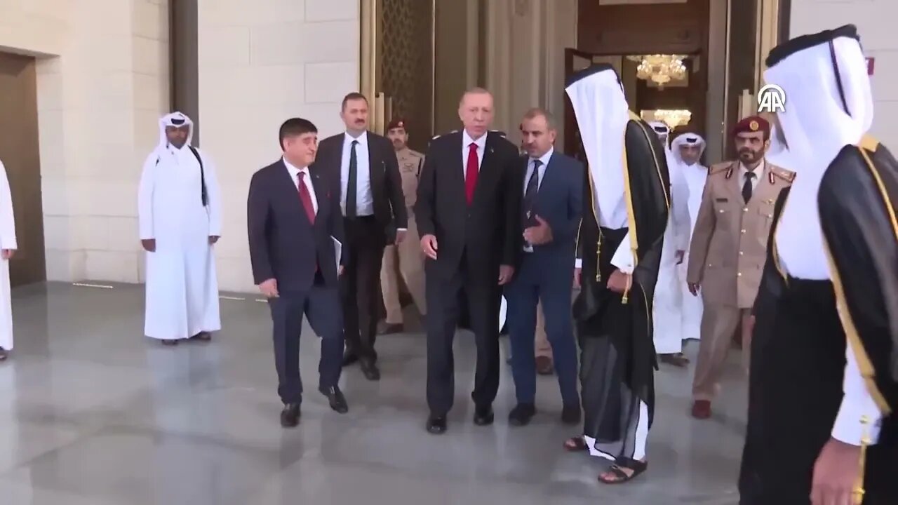 President Erdogan officially welcomed in Qatar